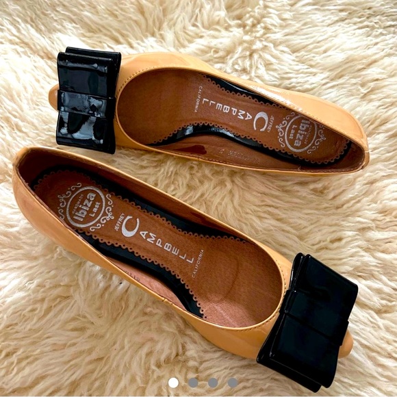 Jeffrey Campbell Shoes - Jeffrey Campbell Ibiza Situation bow heels
Narrow fit
New without tag
Never worn